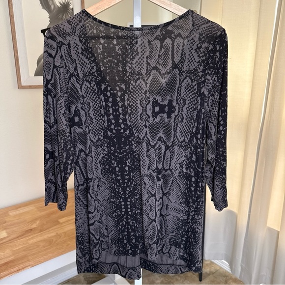 Lane Bryant Snakeskin Print Tunic Shirt Top Plus Twist Front Stretch Size 14-16 - Picture 4 of 7